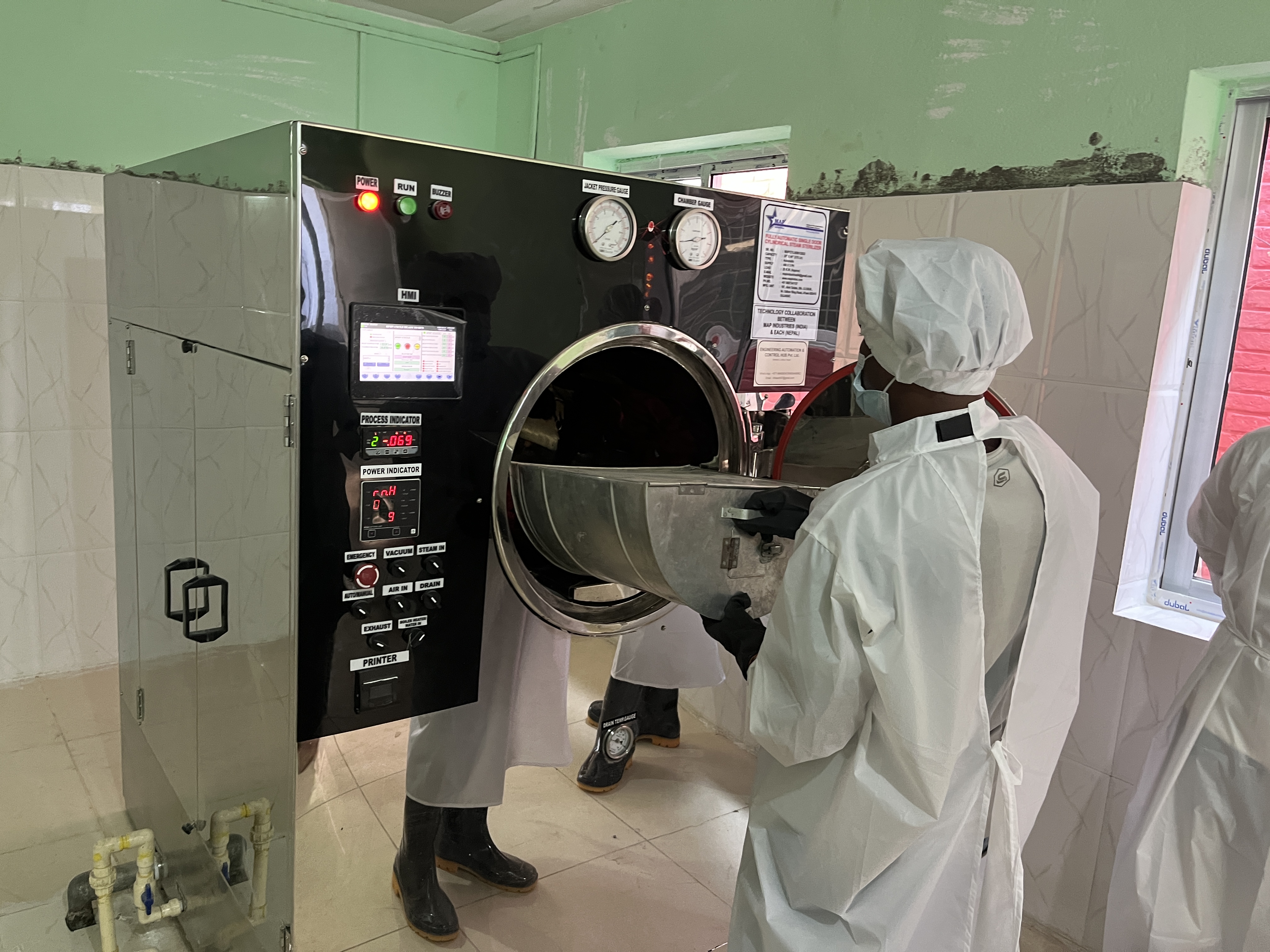Smart autoclave for disinfection of infectious waste